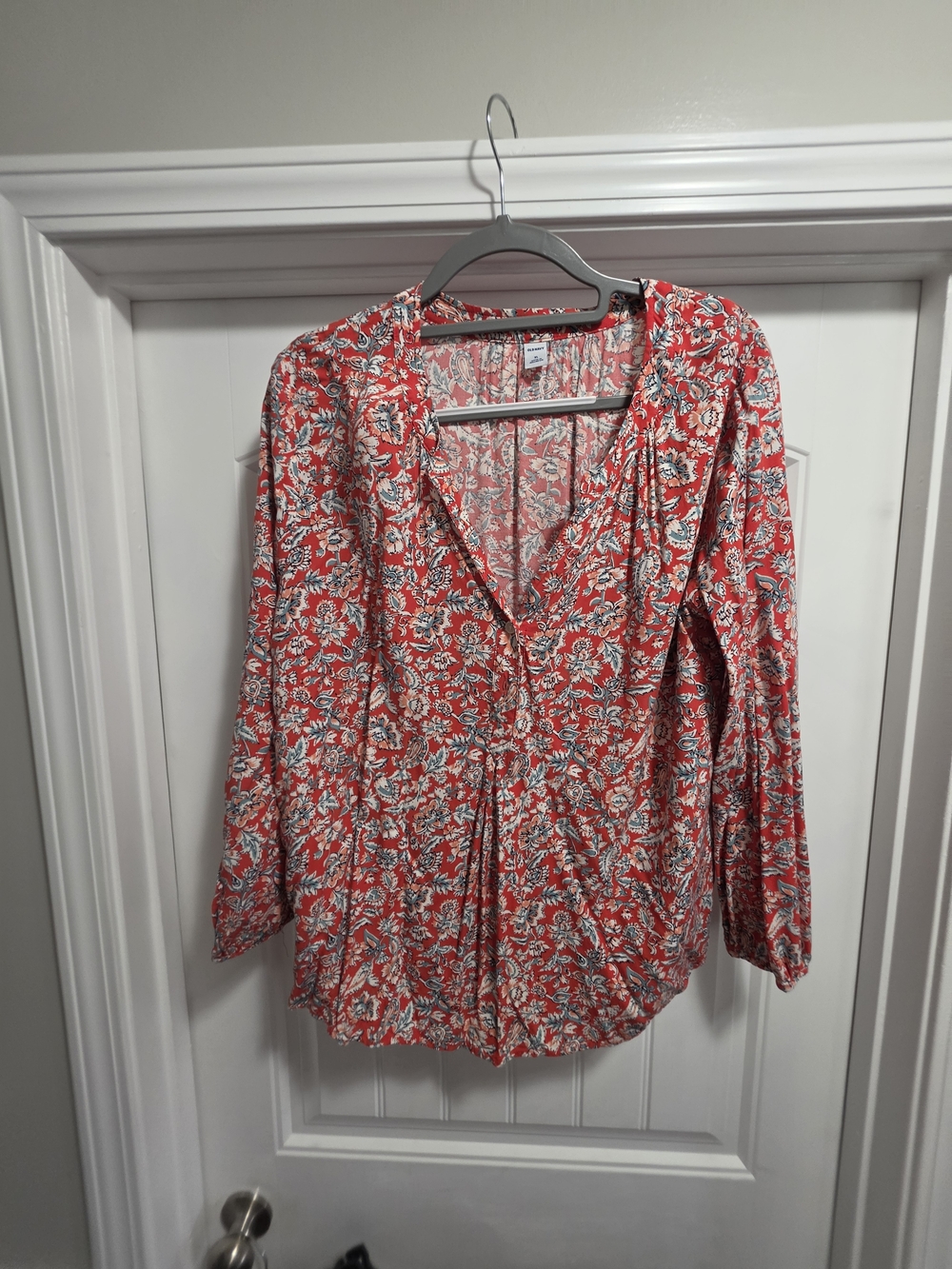 Old Navy Red Floral Button-Front Blouse